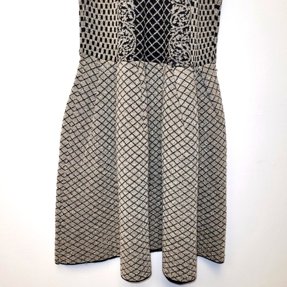 Parker Candice Black & Gold Metallic Knit Pleated Flared Dress Size P (S) - Picture 4 of 16